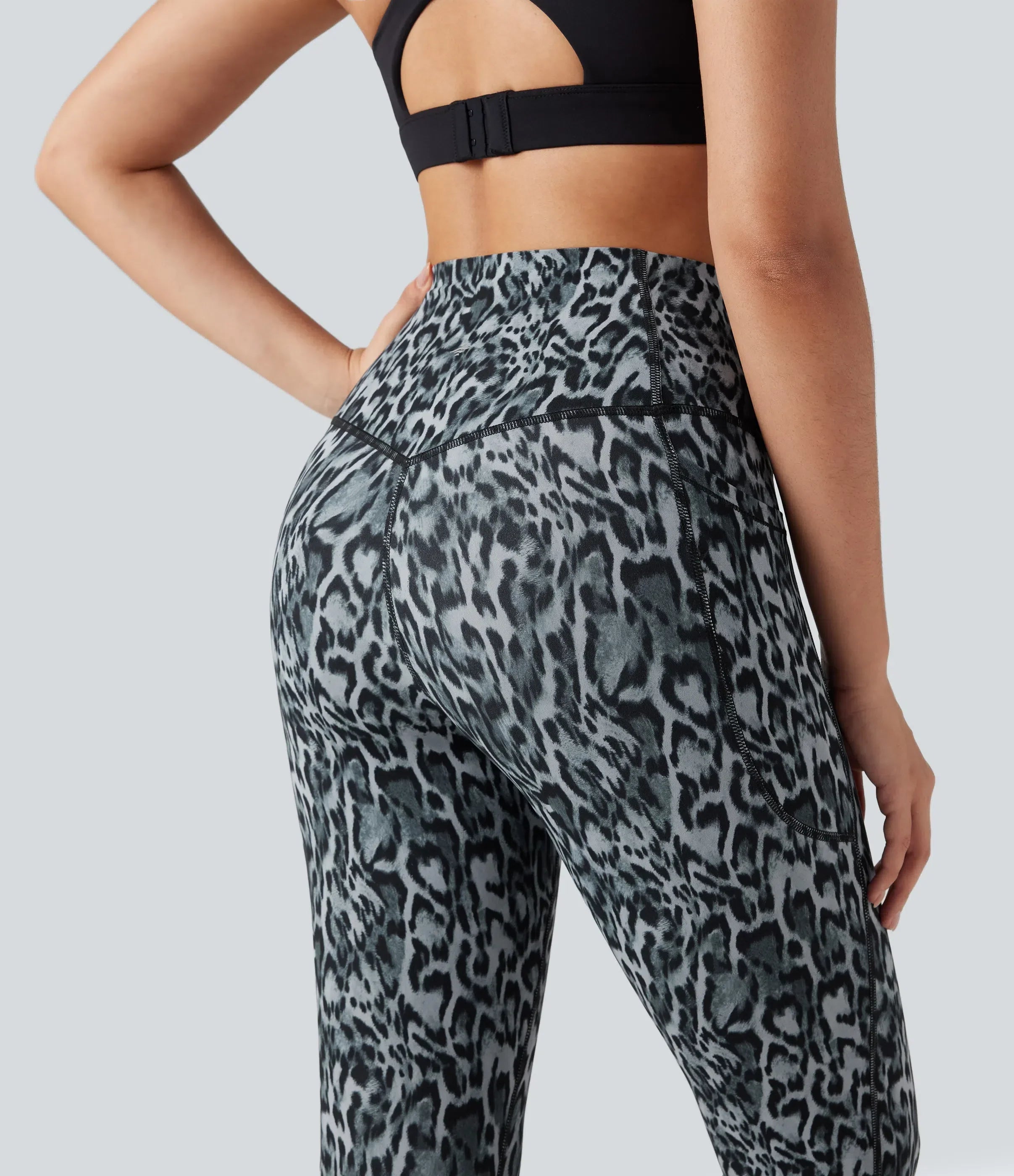 Leopard Print High-Waist Workout Leggings with Pockets Leo - Photo 2