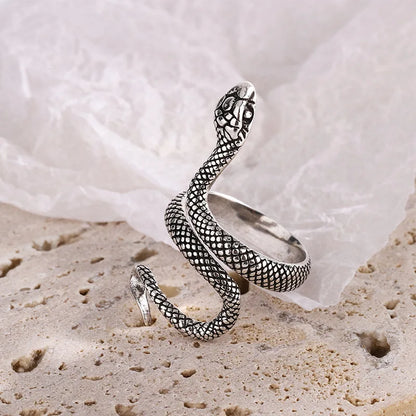 Viper’s Kiss Ring