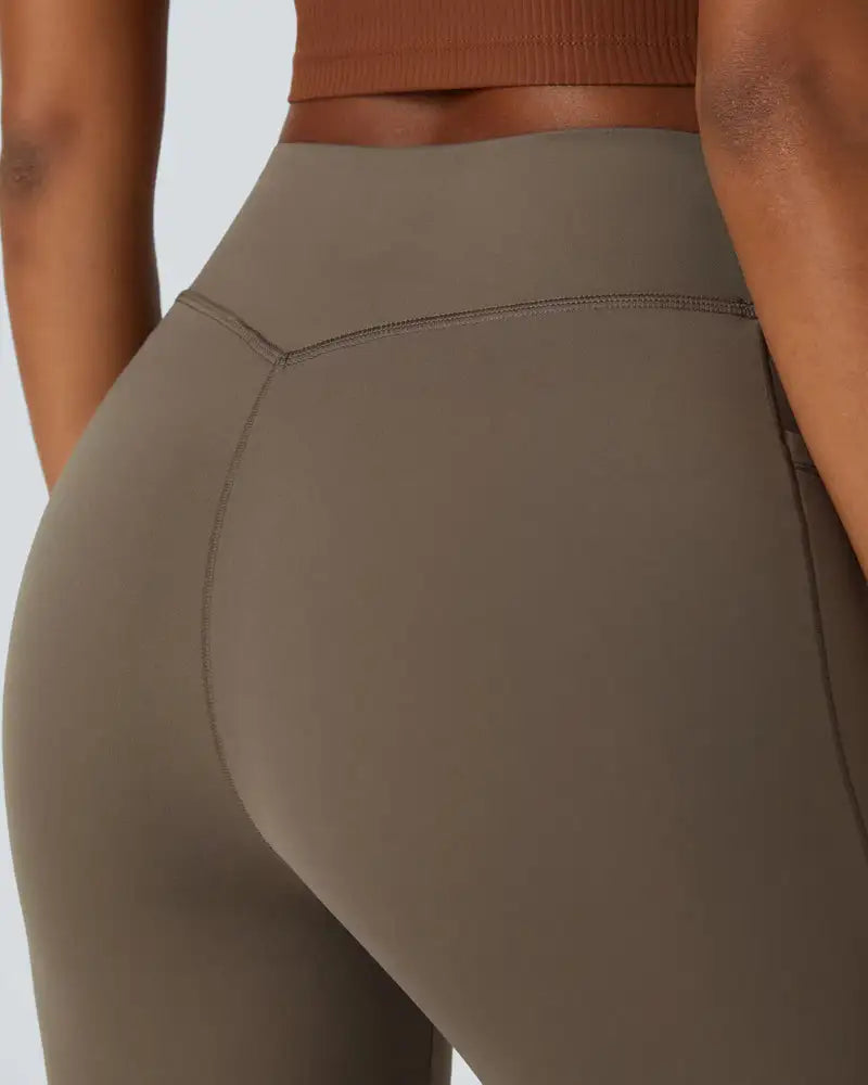 High-Waist Tummy Control Flare Leggings with Pockets Curve - Photo 10