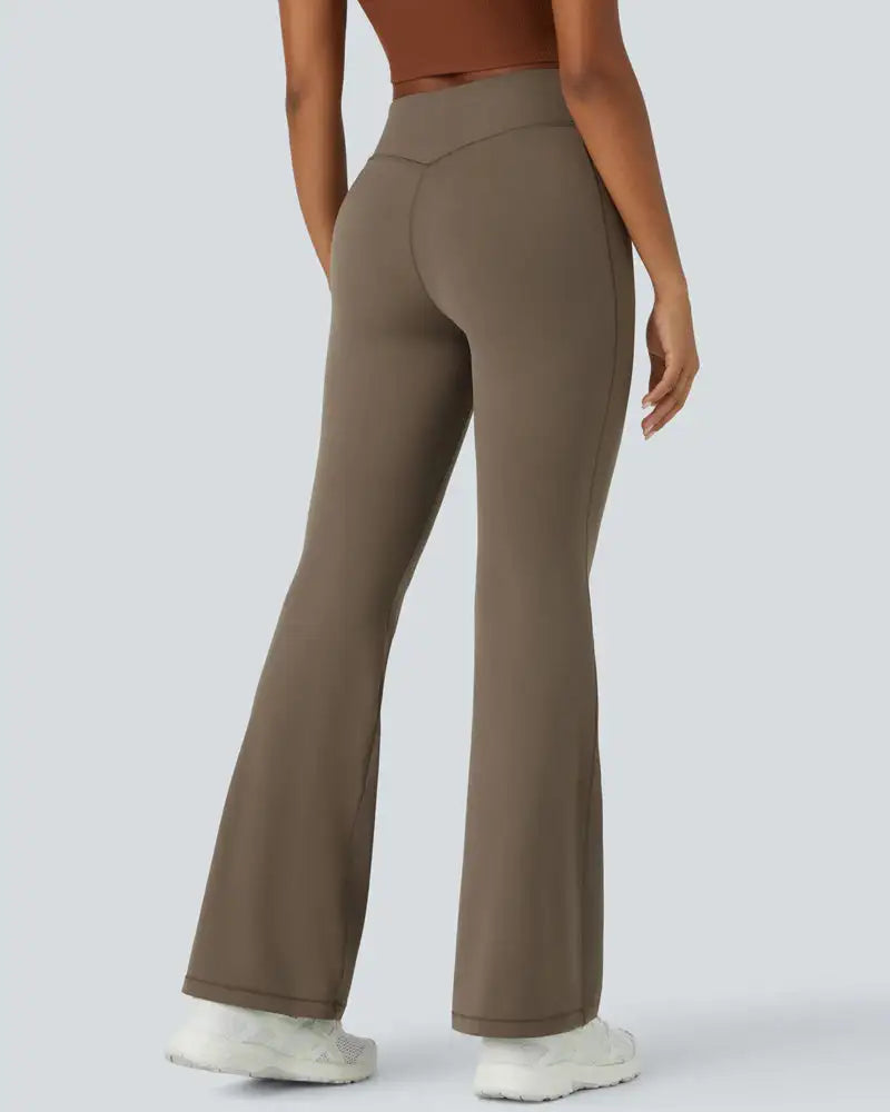 High-Waist Tummy Control Flare Leggings with Pockets Curve - Photo 9