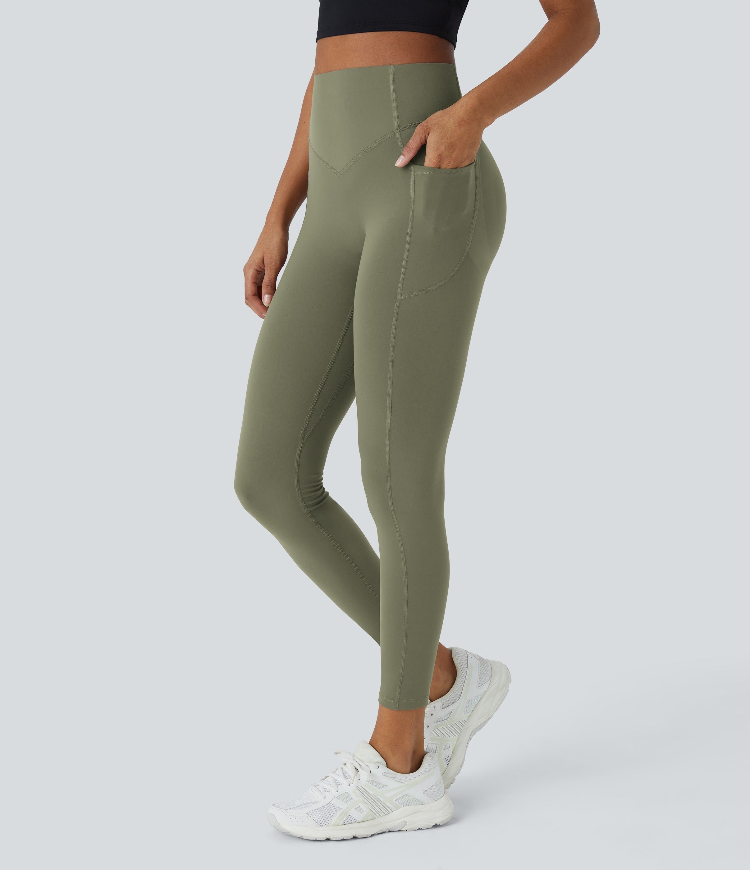 Shaping High-Waist Leggings with Side Pockets Align - Photo 3