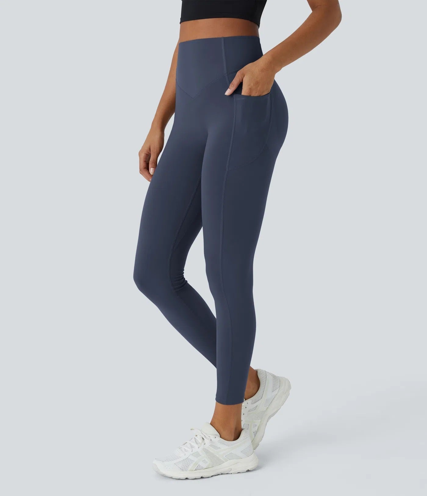 Shaping High-Waist Leggings with Side Pockets Align - Photo 6